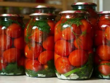 Marinované paradajky v zime bez sterilizácie. Môj obľúbený recept