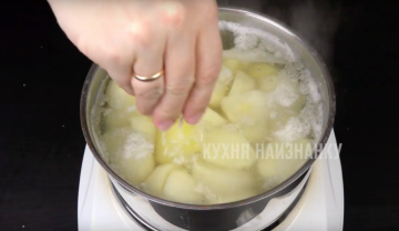 Halušky so zemiakmi: recept, na ktorom nechcete nič meniť