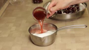 Voňavé cherry sirup bez varenia. Úroda zimné čerešňa