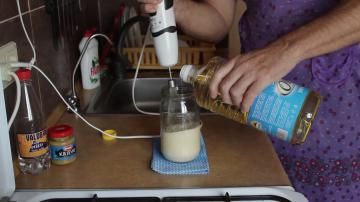 Ako urobiť vynikajúce hustú domácu majonézu po dobu 10 minút