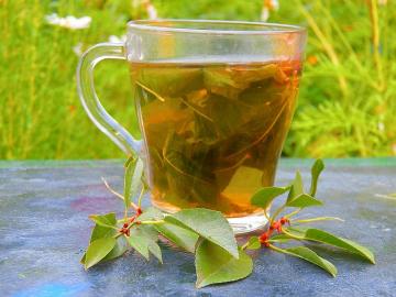 Vitamín čaj z listov čerešní na podporu zdravia