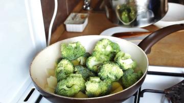 Syr polievka s brokolicou. Recept na lazy