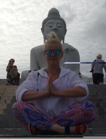 Z mesta na Big Buddha (vrelo odporúčam). Obrovský a majestátne pamätník. Výška Buddha takmer 500 metrov.