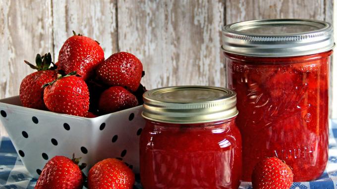 Ako pripraviť jahodový džem, krok za krokom recept. Fotografia - Yandex. fotografie