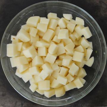 Lahodné karbonátky s zemiaky v hrnci