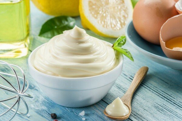 Príprava domácej majonézy je jednoduchá a môžete si byť istí jej kvalitou (Foto: thrfun.com)