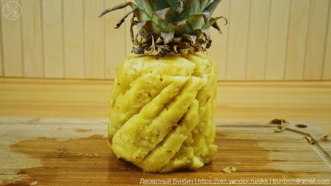 Mal som malý ananás, to nie je tak jasne viditeľné, ale na veľké uhlopriečne rezy vyzerajú veľmi pekne